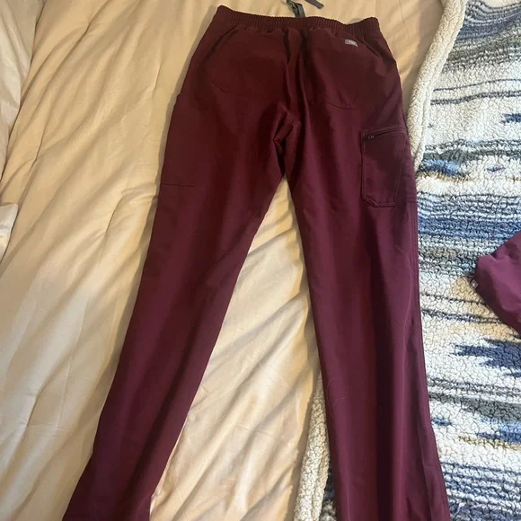 Burgundy Figs Scrub Pants and Top Set - Picture 4 of 5
